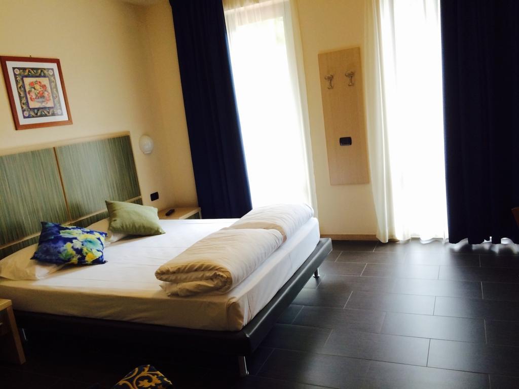 Hotel Anna Malcesine Eksteriør bilde